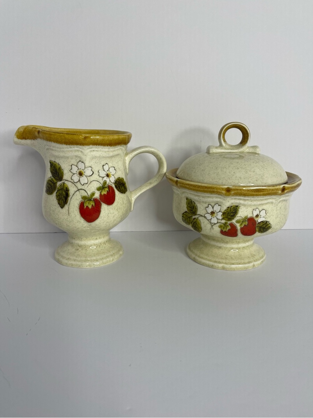 VTG Mikasa Strawberry Festival Creamer and Sugar Bowl Set EB 801 Excellent